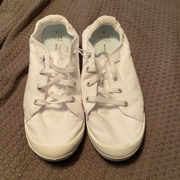 White scrunch back slip on sneakers - Picture 1 of 3